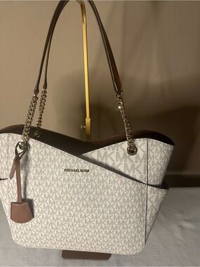 Michael Kors Vanilla/Acorn Logo Tote
